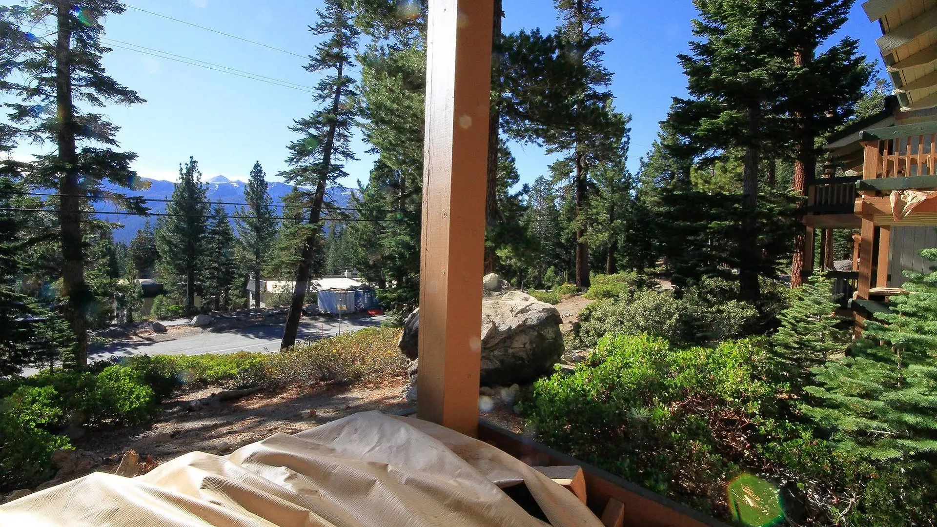 Discovery 4 Mammoth Lakes